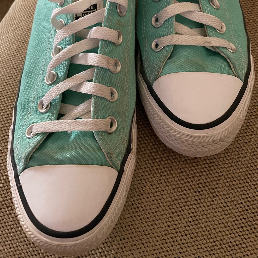 Turquoise green Converse tennis shoes!